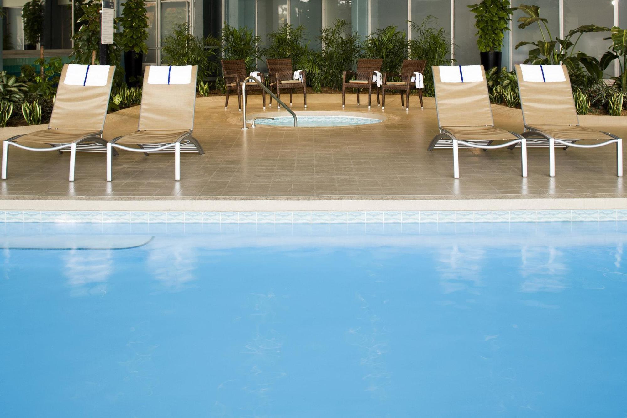 Sheraton Cleveland Airport Hotel Exterior foto